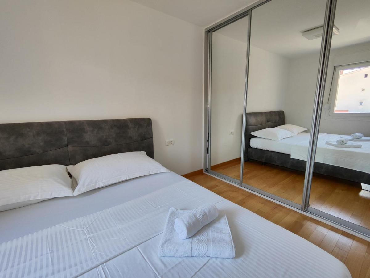 Lucy Apartment Split Buitenkant foto