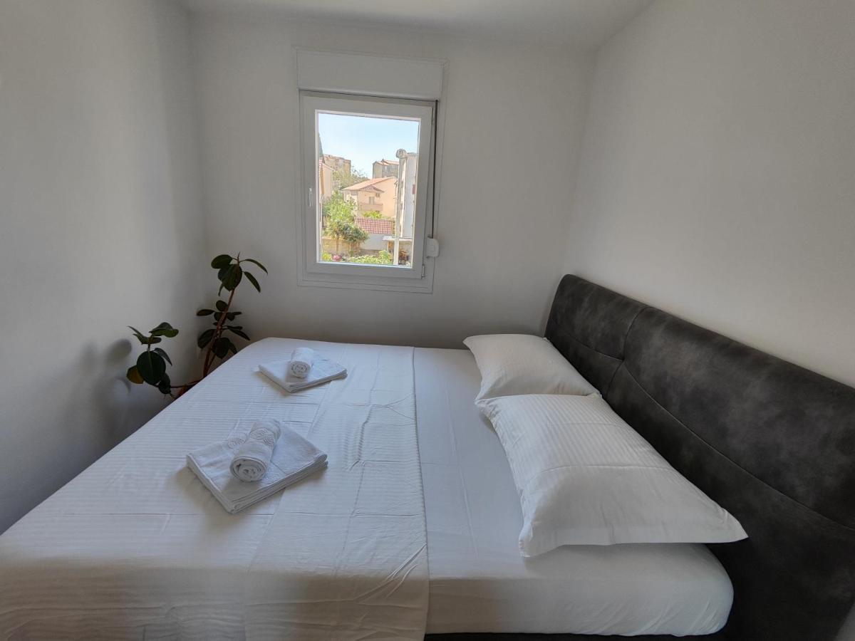 Lucy Apartment Split Buitenkant foto